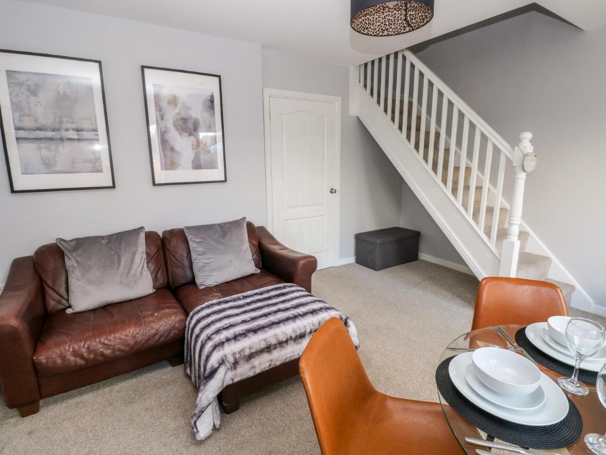 10 Belfrey Close Milford Haven Eksteriør bilde