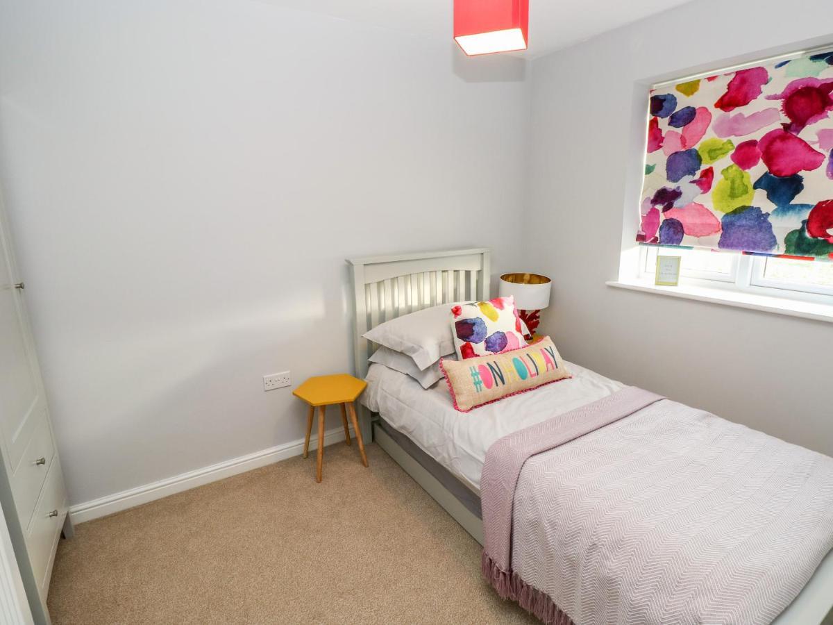 10 Belfrey Close Milford Haven Eksteriør bilde